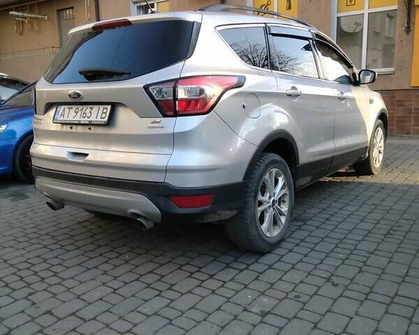 Сірий Форд Ескейп, об'ємом двигуна 1.5 л та пробігом 152 тис. км за 13000 $, фото 2 на Automoto.ua