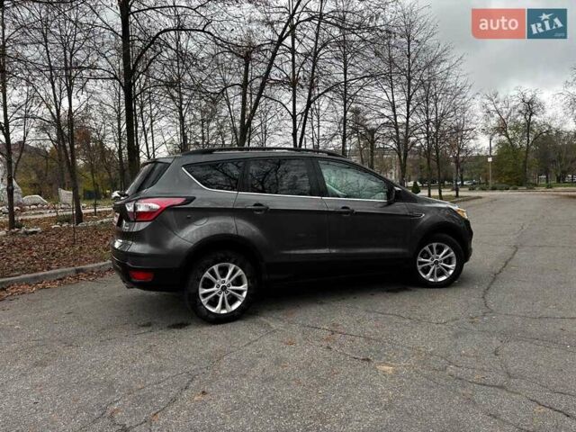 Серый Форд Эскейп, объемом двигателя 1.5 л и пробегом 104 тыс. км за 12530 $, фото 5 на Automoto.ua