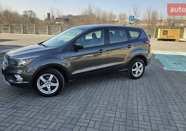 Форд Эскейп 2018 в Запорожье на Automoto.ua Серый Форд Эскейп, объемом двигателя 2.5 л и пробегом 82 тыс. км за 13100 $, фото 8 на Automoto.ua