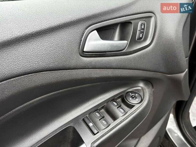 Серый Форд Эскейп, объемом двигателя 1.5 л и пробегом 104 тыс. км за 12530 $, фото 19 на Automoto.ua