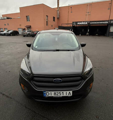 Серый Форд Эскейп, объемом двигателя 2.5 л и пробегом 118 тыс. км за 14600 $, фото 1 на Automoto.ua