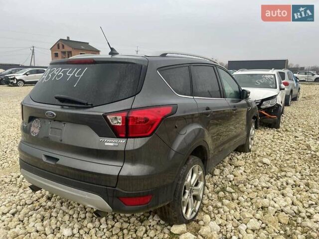 Серый Форд Эскейп, объемом двигателя 2 л и пробегом 130 тыс. км за 9600 $, фото 2 на Automoto.ua