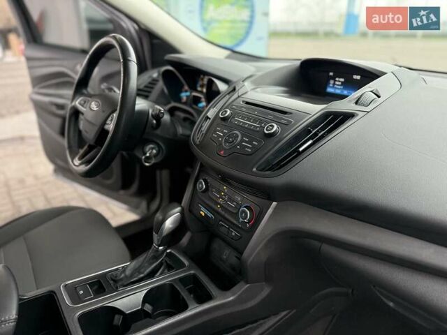 Серый Форд Эскейп, объемом двигателя 2.5 л и пробегом 148 тыс. км за 13500 $, фото 25 на Automoto.ua