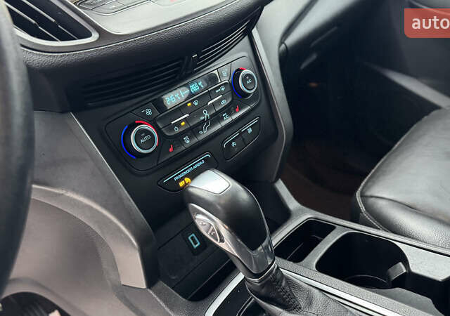 Серый Форд Эскейп, объемом двигателя 1.5 л и пробегом 166 тыс. км за 12477 $, фото 43 на Automoto.ua