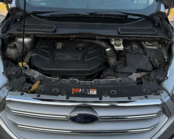 Серый Форд Эскейп, объемом двигателя 2 л и пробегом 81 тыс. км за 17300 $, фото 9 на Automoto.ua