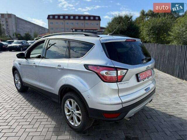 Серый Форд Эскейп, объемом двигателя 2 л и пробегом 172 тыс. км за 10400 $, фото 3 на Automoto.ua