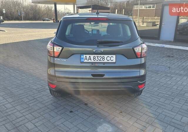 Форд Эскейп 2018 в Запорожье на Automoto.ua Серый Форд Эскейп, объемом двигателя 2.5 л и пробегом 82 тыс. км за 13100 $, фото 11 на Automoto.ua