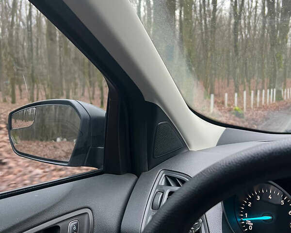 Серый Форд Эскейп, объемом двигателя 2.5 л и пробегом 103 тыс. км за 13300 $, фото 2 на Automoto.ua