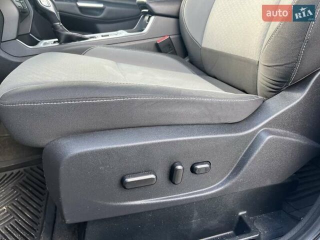 Серый Форд Эскейп, объемом двигателя 2 л и пробегом 231 тыс. км за 12100 $, фото 17 на Automoto.ua
