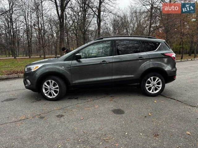 Серый Форд Эскейп, объемом двигателя 1.5 л и пробегом 104 тыс. км за 12530 $, фото 1 на Automoto.ua