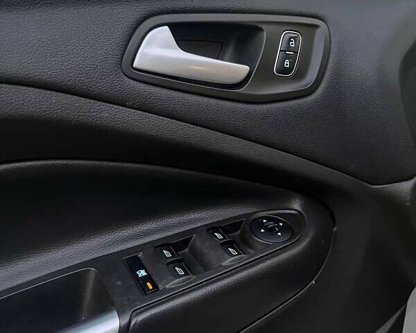 Серый Форд Эскейп, объемом двигателя 1.5 л и пробегом 190 тыс. км за 10700 $, фото 22 на Automoto.ua