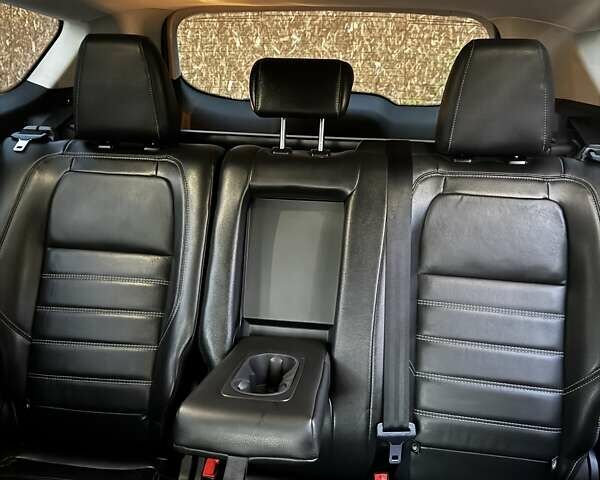 Серый Форд Эскейп, объемом двигателя 2 л и пробегом 81 тыс. км за 17300 $, фото 4 на Automoto.ua