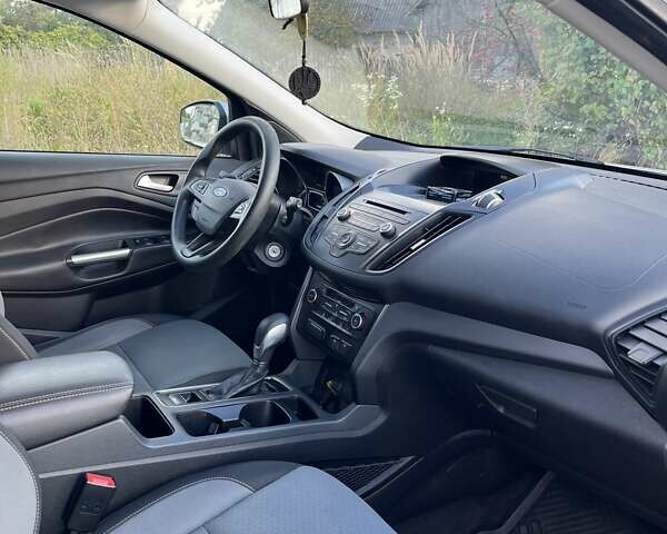 Серый Форд Эскейп, объемом двигателя 2 л и пробегом 231 тыс. км за 12100 $, фото 6 на Automoto.ua