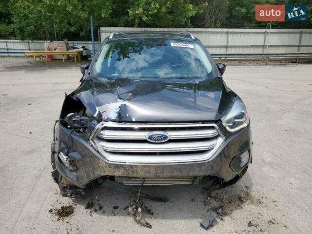 Серый Форд Эскейп, объемом двигателя 2 л и пробегом 130 тыс. км за 9600 $, фото 8 на Automoto.ua