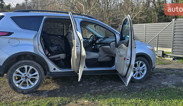 Сірий Форд Ескейп, об'ємом двигуна 1.5 л та пробігом 157 тис. км за 11300 $, фото 6 на Automoto.ua