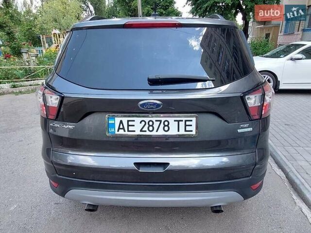 Форд Эскейп 2018 в Львове на Automoto.ua Серый Форд Эскейп, объемом двигателя 1.5 л и пробегом 179 тыс. км за 11400 $, фото 2 на Automoto.ua