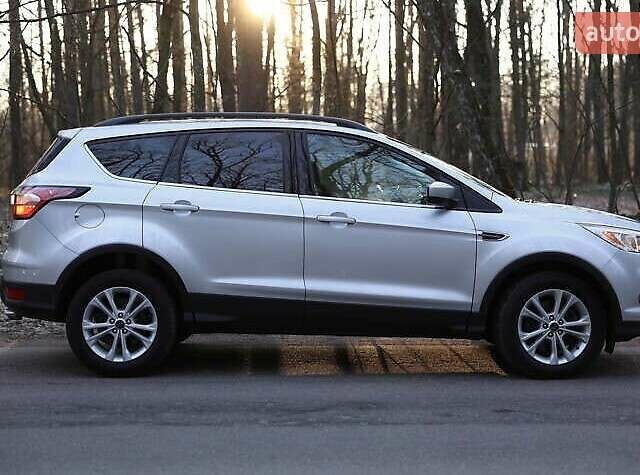 Серый Форд Эскейп, объемом двигателя 1.5 л и пробегом 152 тыс. км за 9800 $, фото 7 на Automoto.ua