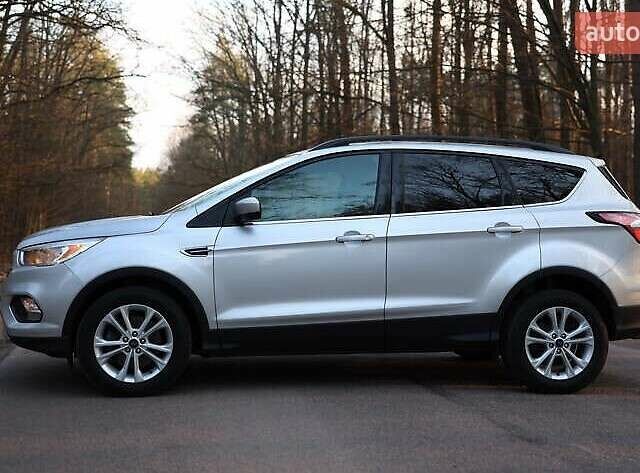 Серый Форд Эскейп, объемом двигателя 1.5 л и пробегом 152 тыс. км за 9800 $, фото 5 на Automoto.ua