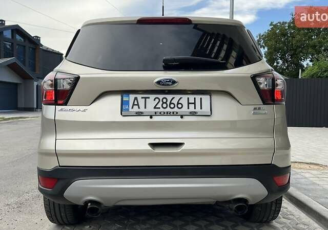 Серый Форд Эскейп, объемом двигателя 1.5 л и пробегом 82 тыс. км за 12000 $, фото 5 на Automoto.ua