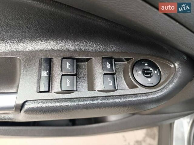 Серый Форд Эскейп, объемом двигателя 1.5 л и пробегом 204 тыс. км за 10800 $, фото 18 на Automoto.ua