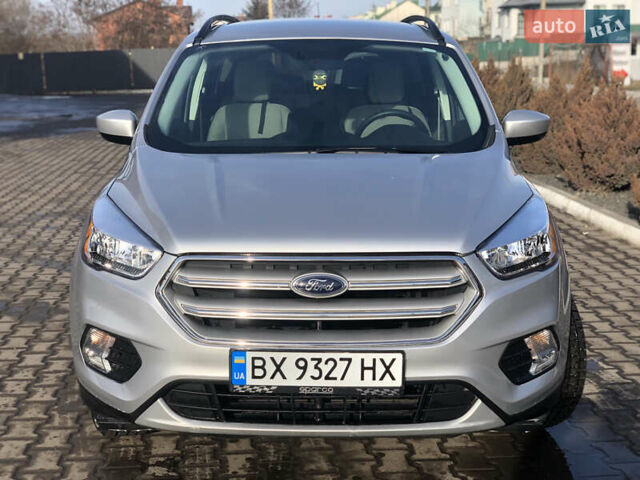 Сірий Форд Ескейп, об'ємом двигуна 1.5 л та пробігом 59 тис. км за 14300 $, фото 3 на Automoto.ua