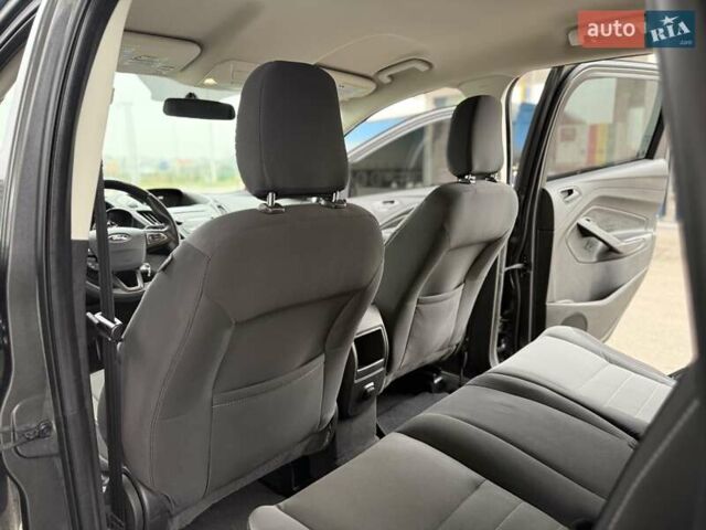 Серый Форд Эскейп, объемом двигателя 2.5 л и пробегом 148 тыс. км за 13500 $, фото 24 на Automoto.ua