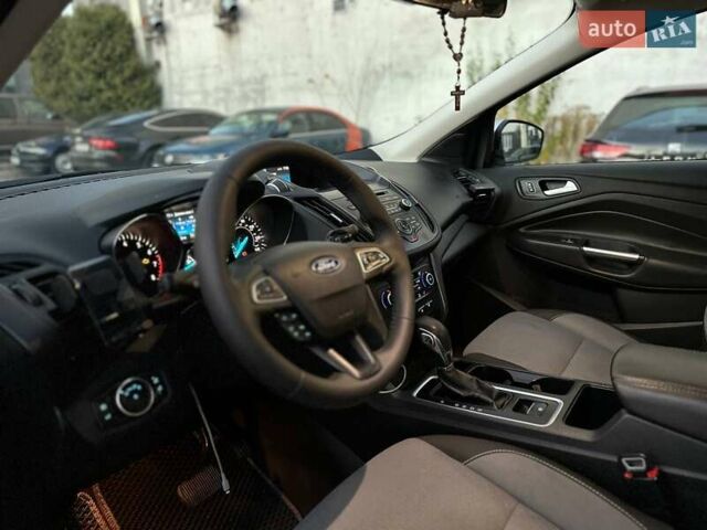 Серый Форд Эскейп, объемом двигателя 1.5 л и пробегом 190 тыс. км за 10700 $, фото 32 на Automoto.ua