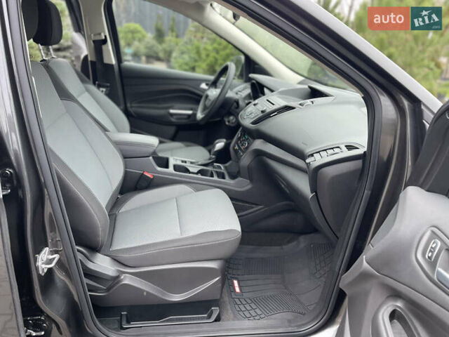 Сірий Форд Ескейп, об'ємом двигуна 1.5 л та пробігом 82 тис. км за 11999 $, фото 21 на Automoto.ua