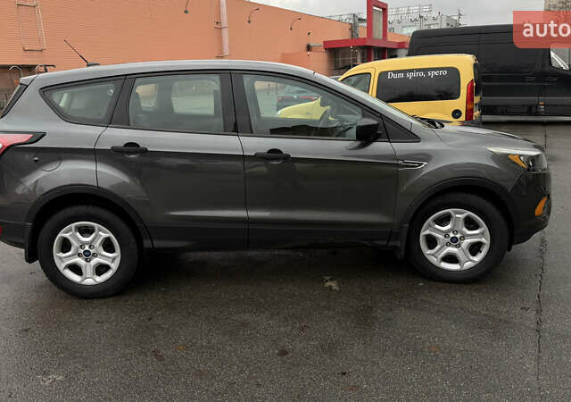 Серый Форд Эскейп, объемом двигателя 2.5 л и пробегом 118 тыс. км за 14600 $, фото 5 на Automoto.ua