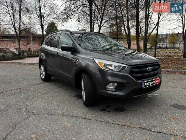 Серый Форд Эскейп, объемом двигателя 1.5 л и пробегом 104 тыс. км за 12530 $, фото 6 на Automoto.ua