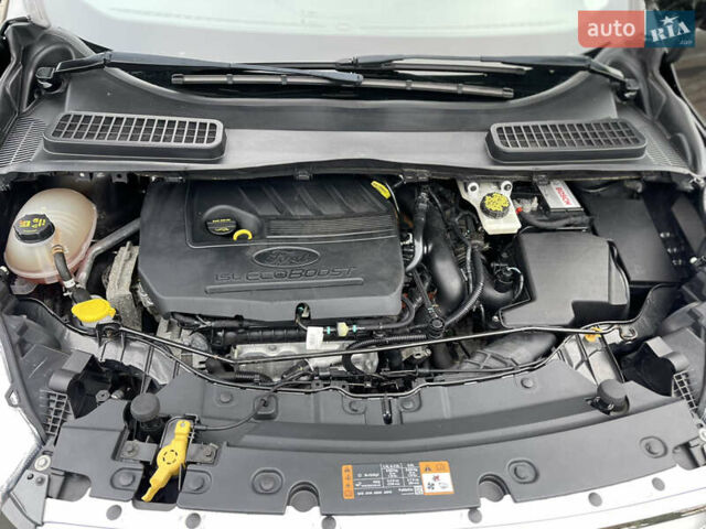 Сірий Форд Ескейп, об'ємом двигуна 1.5 л та пробігом 82 тис. км за 11999 $, фото 31 на Automoto.ua