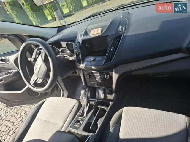 Серый Форд Эскейп, объемом двигателя 1.5 л и пробегом 195 тыс. км за 12700 $, фото 4 на Automoto.ua