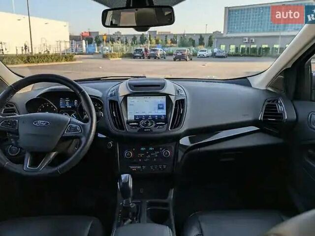 Сірий Форд Ескейп, об'ємом двигуна 2 л та пробігом 154 тис. км за 13500 $, фото 7 на Automoto.ua