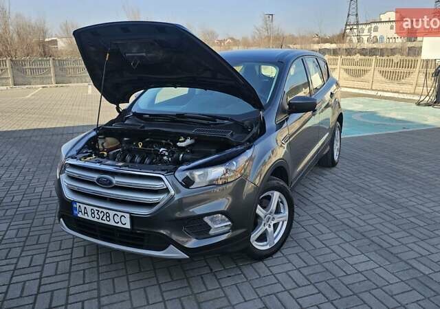 Форд Эскейп 2018 в Запорожье на Automoto.ua Серый Форд Эскейп, объемом двигателя 2.5 л и пробегом 82 тыс. км за 13100 $, фото 45 на Automoto.ua