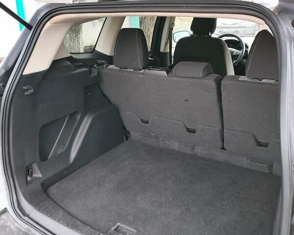 Серый Форд Эскейп, объемом двигателя 1.5 л и пробегом 174 тыс. км за 13500 $, фото 16 на Automoto.ua