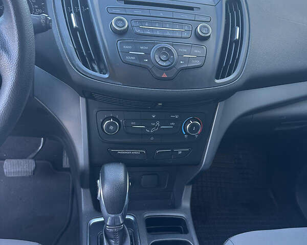 Серый Форд Эскейп, объемом двигателя 2.5 л и пробегом 99 тыс. км за 13500 $, фото 11 на Automoto.ua