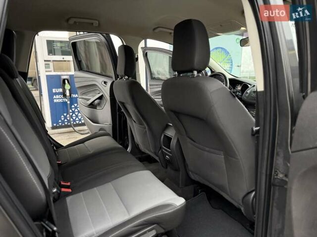 Серый Форд Эскейп, объемом двигателя 2.5 л и пробегом 148 тыс. км за 13500 $, фото 23 на Automoto.ua