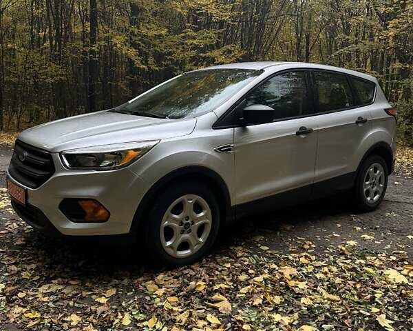 Форд Эскейп 2018 в Остоге на Automoto.ua Серый Форд Эскейп, объемом двигателя 2.5 л и пробегом 177 тыс. км за 11600 $, фото 2 на Automoto.ua