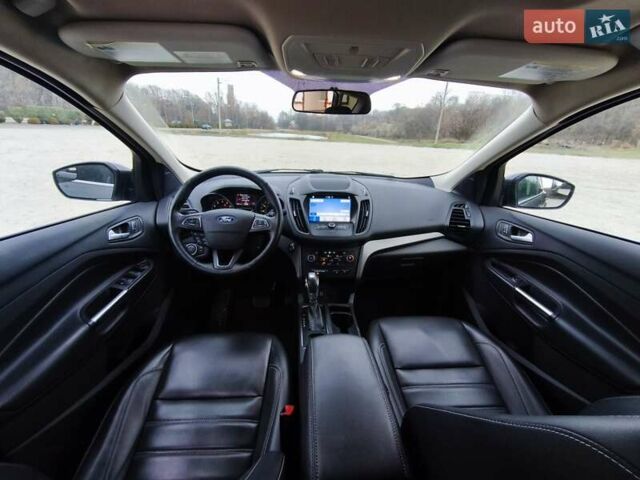 Серый Форд Эскейп, объемом двигателя 0 л и пробегом 122 тыс. км за 13500 $, фото 8 на Automoto.ua