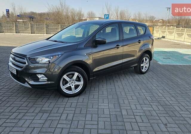 Форд Эскейп 2018 в Запорожье на Automoto.ua Серый Форд Эскейп, объемом двигателя 2.5 л и пробегом 82 тыс. км за 13100 $, фото 7 на Automoto.ua