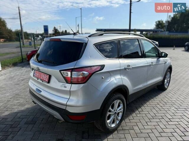 Серый Форд Эскейп, объемом двигателя 2 л и пробегом 172 тыс. км за 10400 $, фото 5 на Automoto.ua
