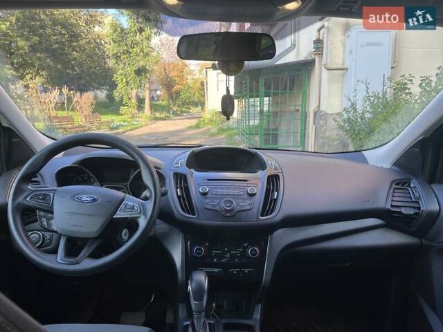 Серый Форд Эскейп, объемом двигателя 2 л и пробегом 231 тыс. км за 12100 $, фото 8 на Automoto.ua