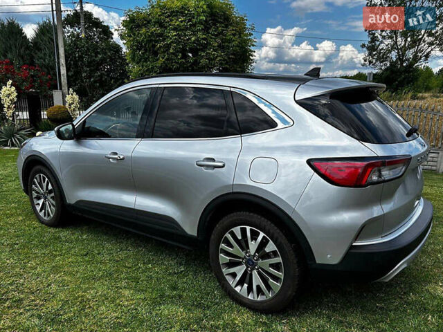 Серый Форд Эскейп, объемом двигателя 2 л и пробегом 55 тыс. км за 15100 $, фото 1 на Automoto.ua