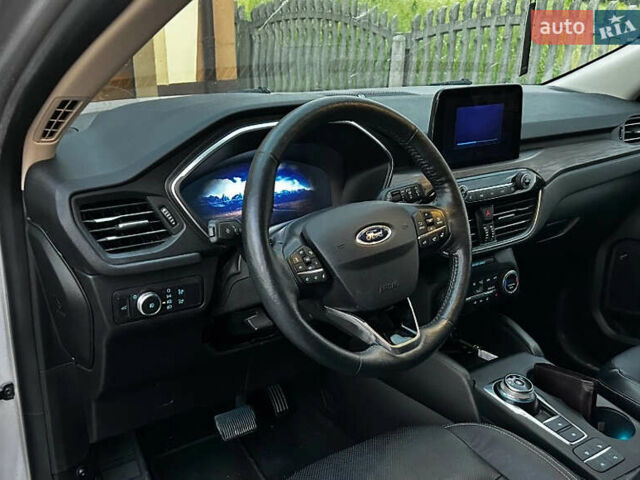 Серый Форд Эскейп, объемом двигателя 2 л и пробегом 55 тыс. км за 15100 $, фото 4 на Automoto.ua