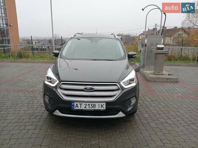 Сірий Форд Ескейп, об'ємом двигуна 2 л та пробігом 145 тис. км за 16200 $, фото 2 на Automoto.ua