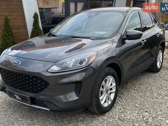 Серый Форд Эскейп, объемом двигателя 1.5 л и пробегом 108 тыс. км за 15800 $, фото 2 на Automoto.ua