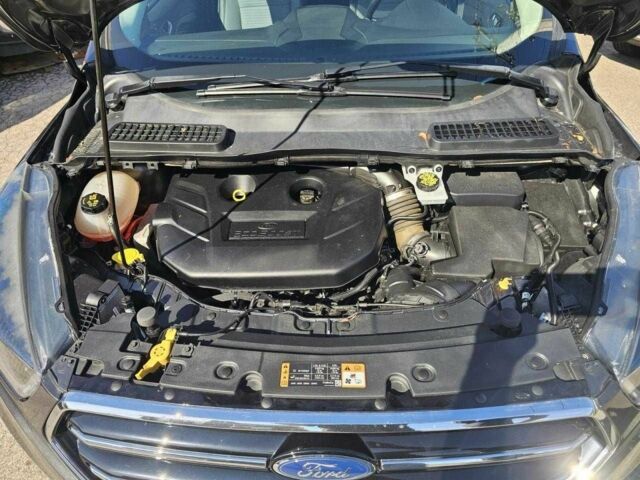 Серый Форд Эскейп, объемом двигателя 2 л и пробегом 85 тыс. км за 10184 $, фото 6 на Automoto.ua