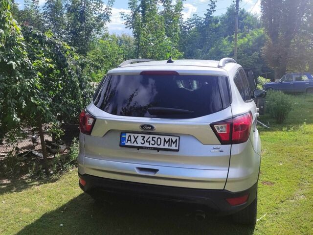 Сірий Форд Ескейп, об'ємом двигуна 1.5 л та пробігом 76 тис. км за 13000 $, фото 2 на Automoto.ua