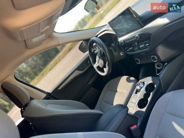 Сірий Форд Ескейп, об'ємом двигуна 1.5 л та пробігом 157 тис. км за 16000 $, фото 5 на Automoto.ua