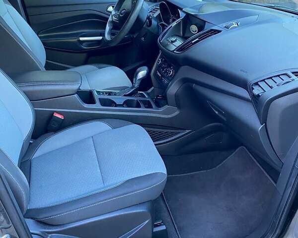 Серый Форд Эскейп, объемом двигателя 1.5 л и пробегом 206 тыс. км за 12600 $, фото 11 на Automoto.ua